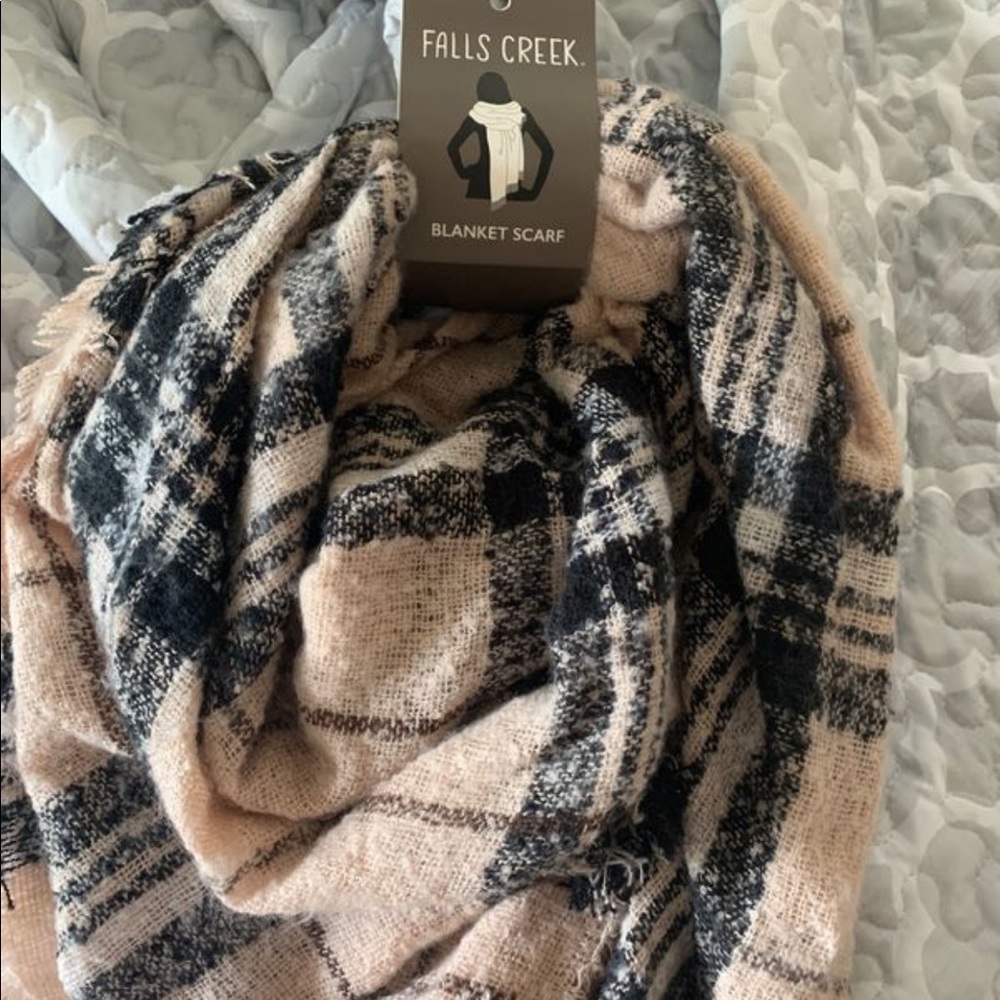 Falls Creek Scarf